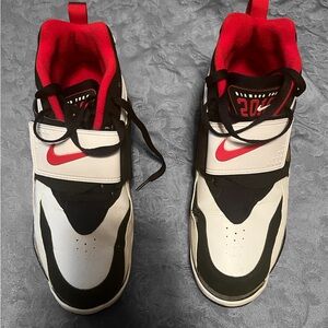 Used 2010 Deion Sanders Diamond Turf size 12